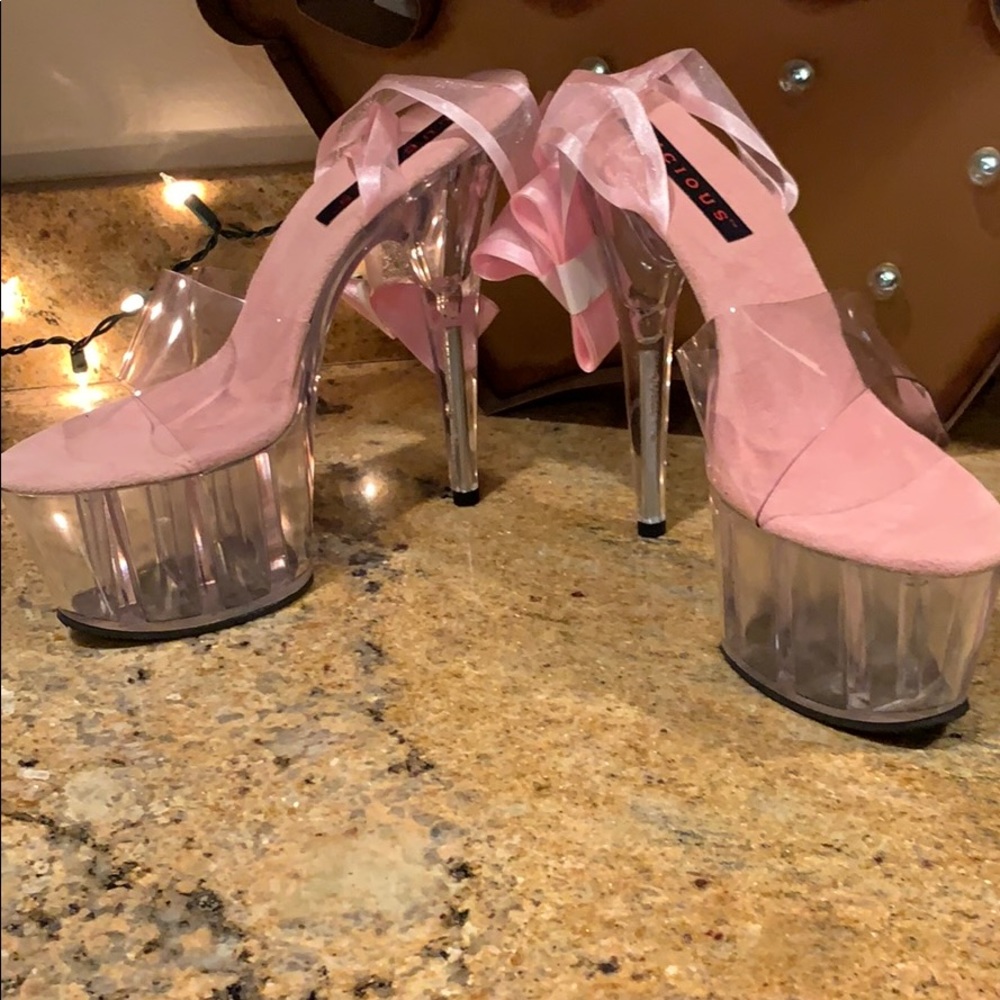 Lucios heels